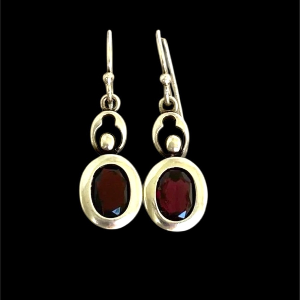 Garnet Sterling set necklace, bangle, earrings Vtg case with blue velvet lining - Picture 4 of 7